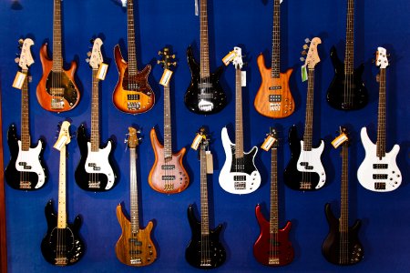 Musikhaus Fackler, E-Bass